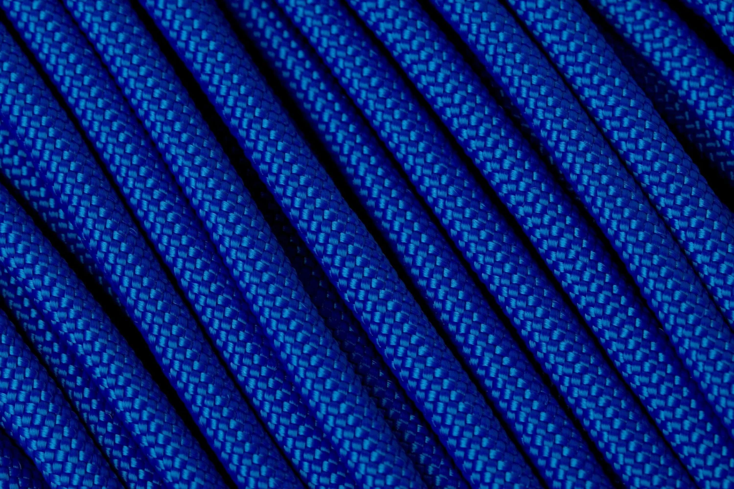 Knivesandtools 550 Paracord Type III, Colour: Royal Blue, 100 Ft (30.48 M) 1 Knivesandtools 550 Paracord Type III, Colour: Royal Blue, 100 Ft (30.48 M)