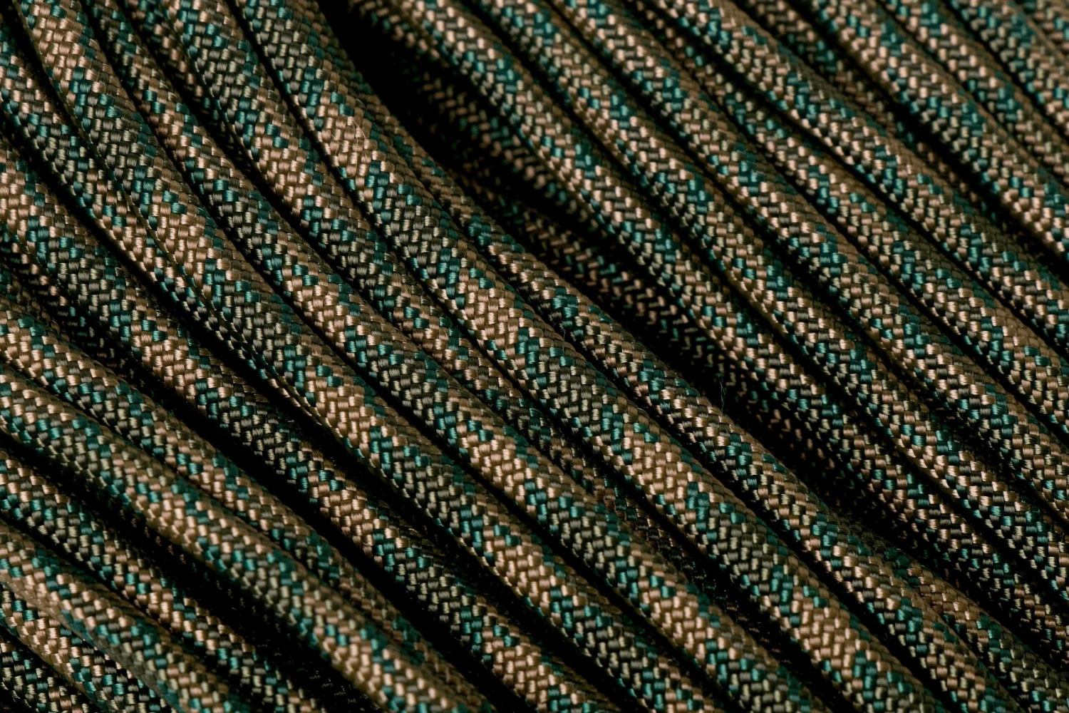 Knivesandtools 550 Paracord Type III, Colour: Wetland, 50 Ft (15.24 M) 1 Knivesandtools 550 Paracord Type III, Colour: Wetland, 50 Ft (15.24 M)