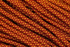Knivesandtools 550 Paracord Type III, Colour: Burgundy With Goldenrod Diamonds - 50 Ft (15.24 Meters)