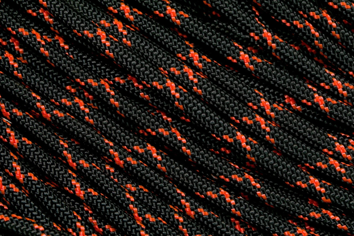 Knivesandtools 550 Paracord Type III, Colour: Black & Neon Orange X - 50 Ft (15.24 Meters) 1 Knivesandtools 550 Paracord Type III, Colour: Black & Neon Orange X - 50 Ft (15.24 Meters)