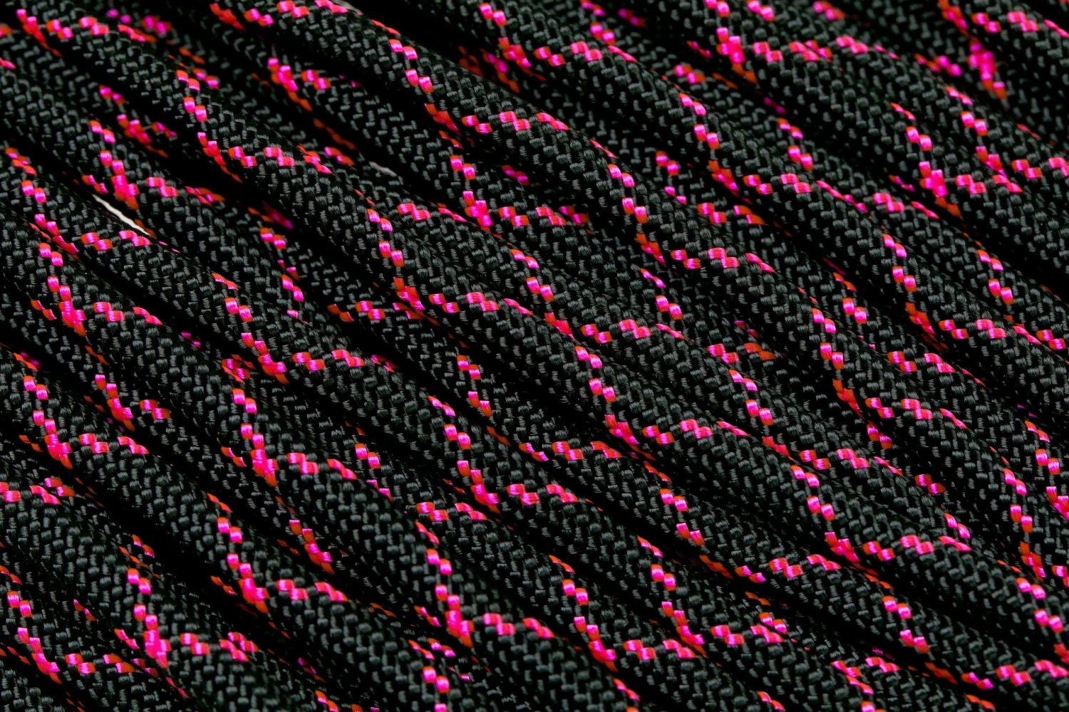 Knivesandtools 550 Paracord Type III, Colour: Black & Neon Pink X - 50 Ft (15.24 Meters) 1 Knivesandtools 550 Paracord Type III, Colour: Black & Neon Pink X - 50 Ft (15.24 Meters)