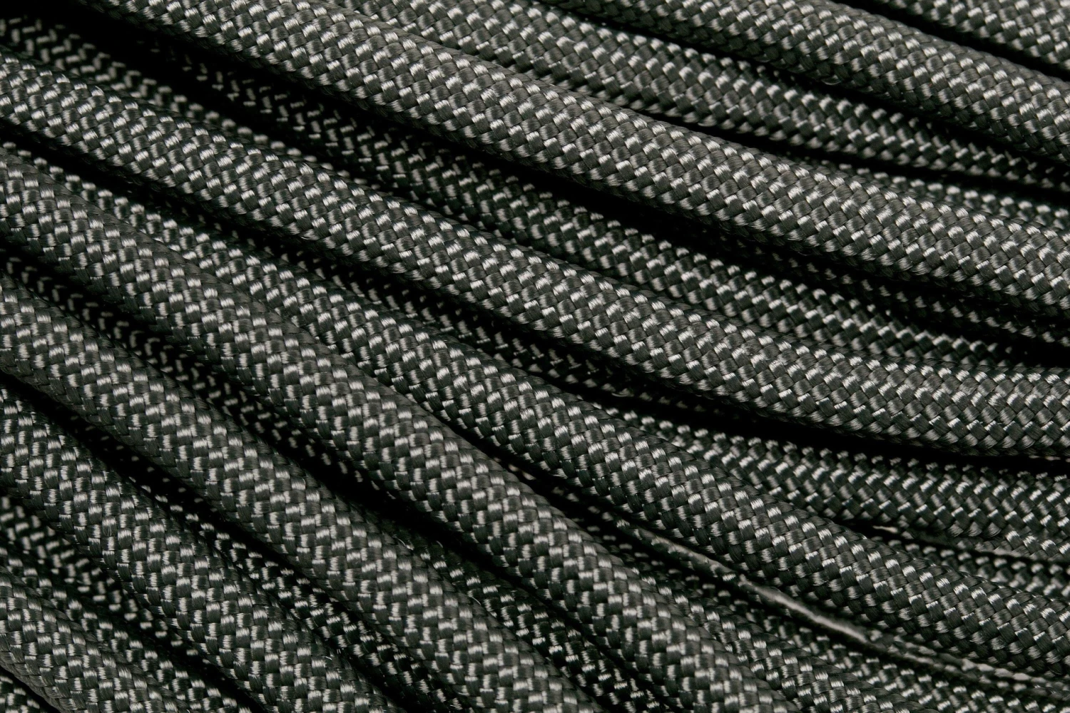 Knivesandtools 550 Paracord Type III, Colour: Charcoal Grey, 25 Ft (7.62 M) 2 Knivesandtools 550 Paracord Type III, Colour: Charcoal Grey, 25 Ft (7.62 M) - Billede 2
