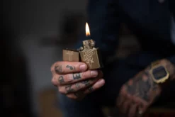 Knivesandtools Zippo Brass Brushed Knife, Bronze, Lighter 12 Knivesandtools Zippo Brass Brushed Knife, Bronze, Lighter -Friluftslageret Butik KTZPBRASSKNIFE 09 KATOZIPPO scaled