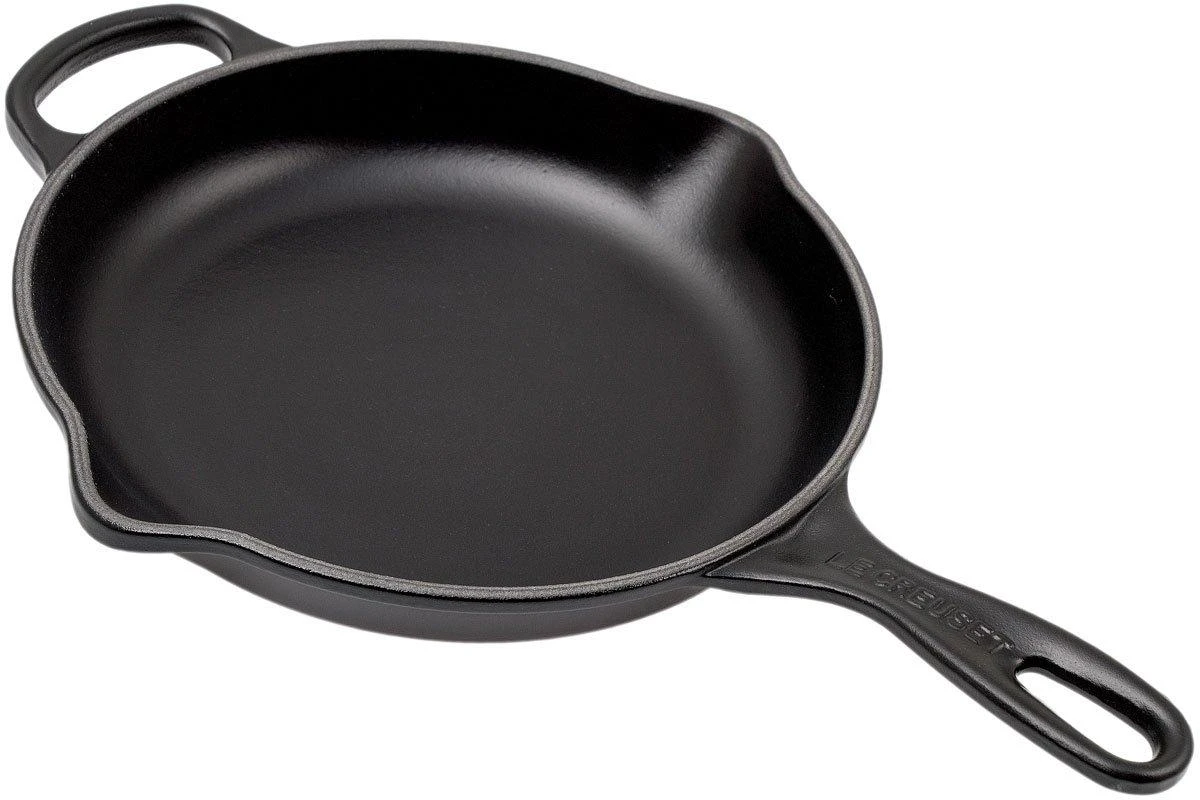 Le Creuset Cast-iron Skillet 23 Cm Round, Black 1 Le Creuset Cast-iron Skillet 23 Cm Round, Black