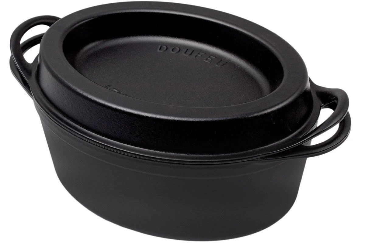Le Creuset Doufeu Cast-iron Casserole Oval, 32 Cm, 7.2L Black 1 Le Creuset Doufeu Cast-iron Casserole Oval, 32 Cm, 7.2L Black