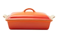 Le Creuset Rectangular Oven Dish With Lid, 33 Cm, Orange-red -Friluftslageret Butik LC91001533090000 03 lecreuset scaled